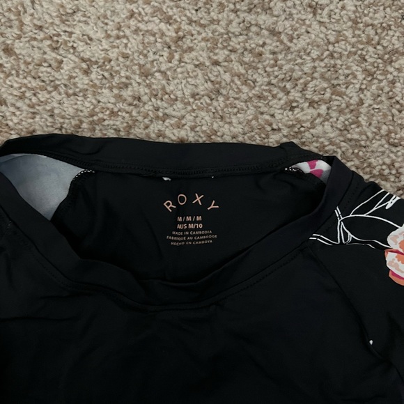 Black Roxy Swimshirt Longsleeve - Picture 3 of 3